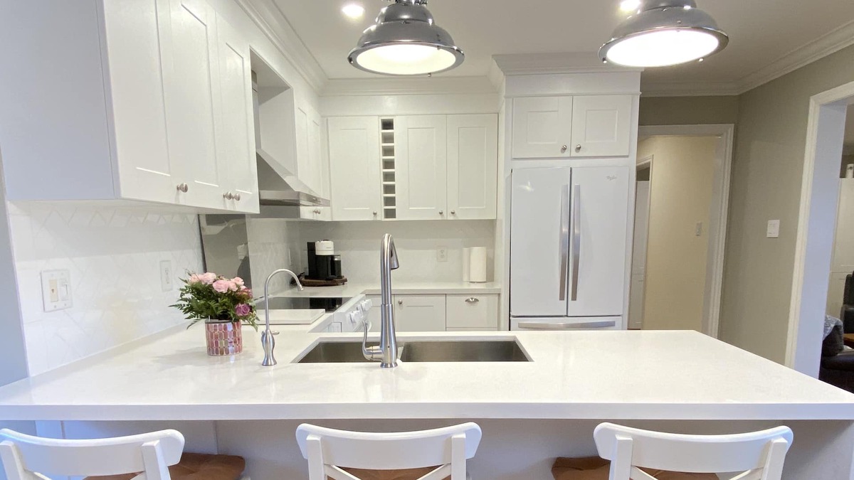 Barrie House | Affordable and Spacious 2 bedroom house in a quite neighborhood and all amenties