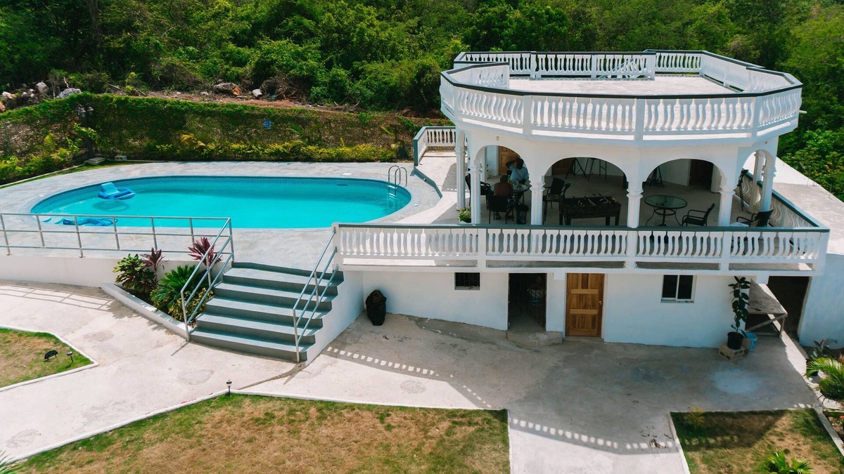 Duncans Villa | Affordable Authentic, Jamaican Getaway, Scenic Beaches and Popular Attractions.