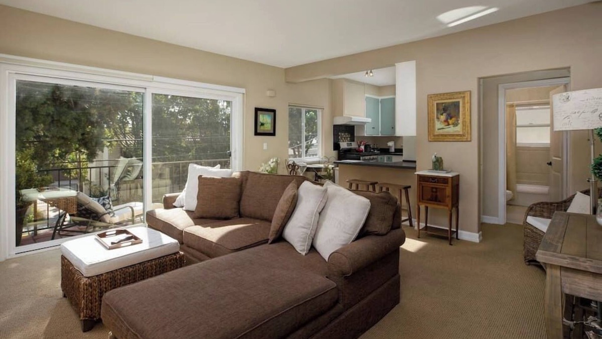 West Beach Apartment | Affordable Beach Getaway #9 — blocks to the Beach, Downtown State St & Funk Zone