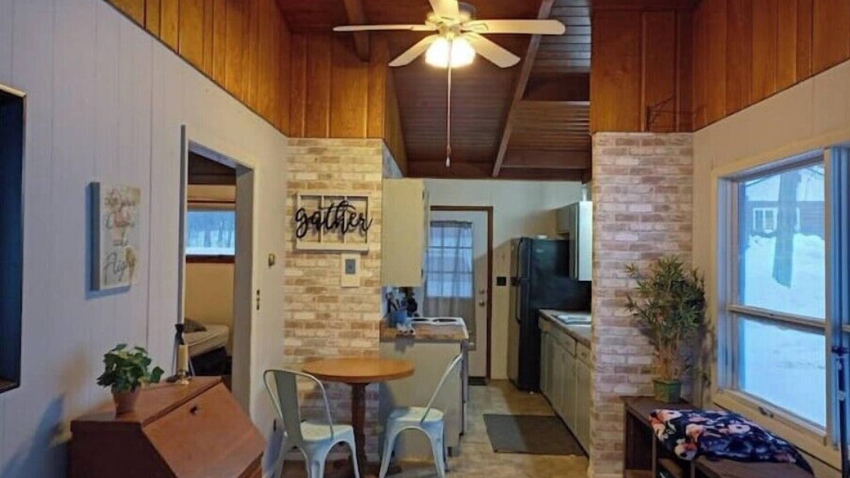 Grand Rapids Cabin | Affordable cabin on Pokegama with 50” smart TV