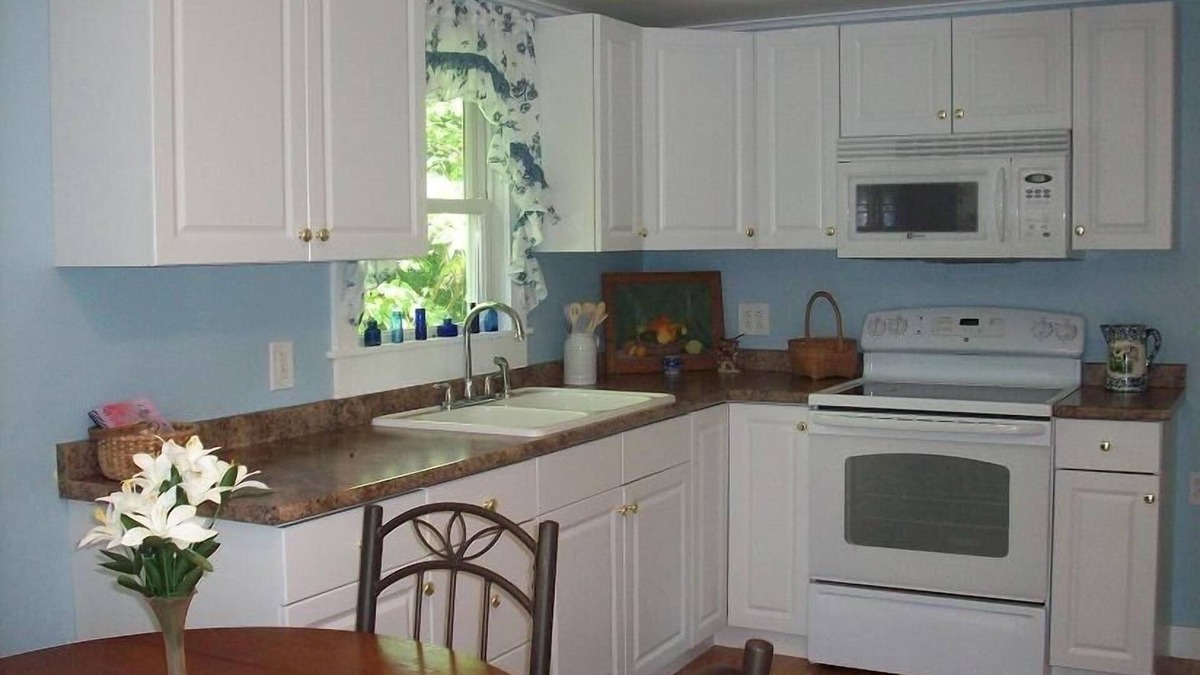 Dorset House | AFFORDABLE, CHARMING, DORSET GETAWAY. PET FRIENDLY. CLOSE TO THE HORSE SHOW.