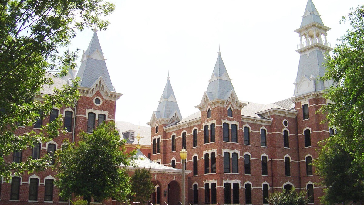 Austin Ave. Resort | Affordable Getaway at Knights Inn Franklin Ave Waco! Pet-friendly, Free Parking