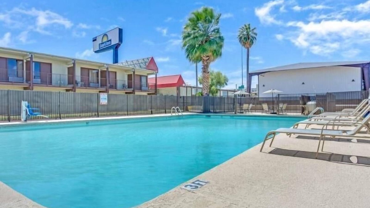 Downtown Tucson Resort | Affordable Getaway! Free Parking, Outdoor Pool, Close to Reid Park Zoo