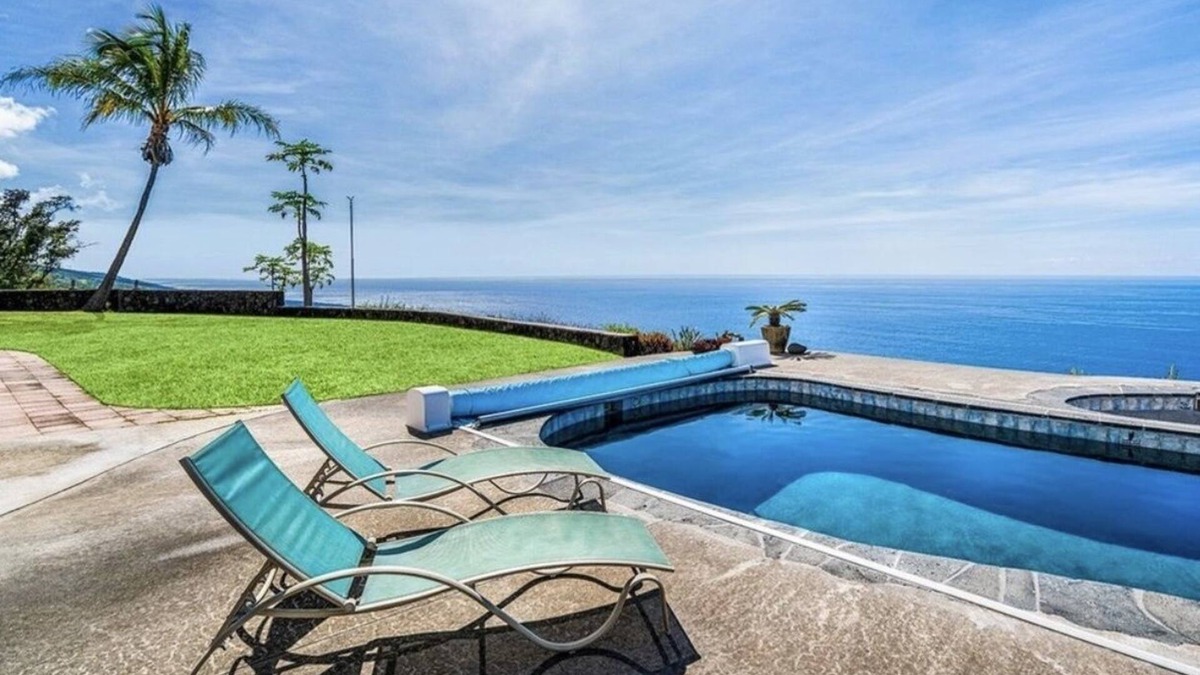 Opihihale Apartment | Affordable Luxury, Fantastic Unobstructed Ocean View with Pool by RedAwning