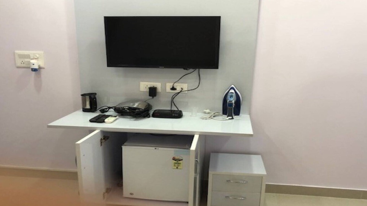 B4 Block Apartment | Affordable New Dehli Apartment No. 1
