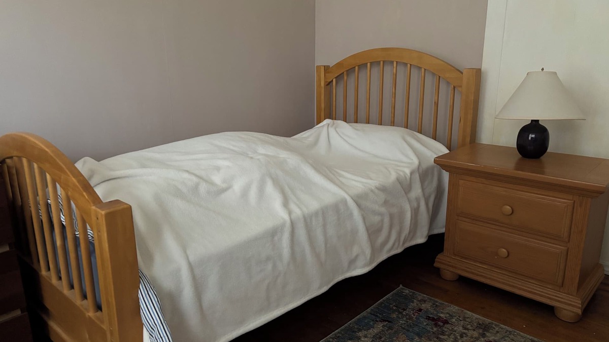 Upper Darby House | affordable nice room in the house on the superb of Philadelphia