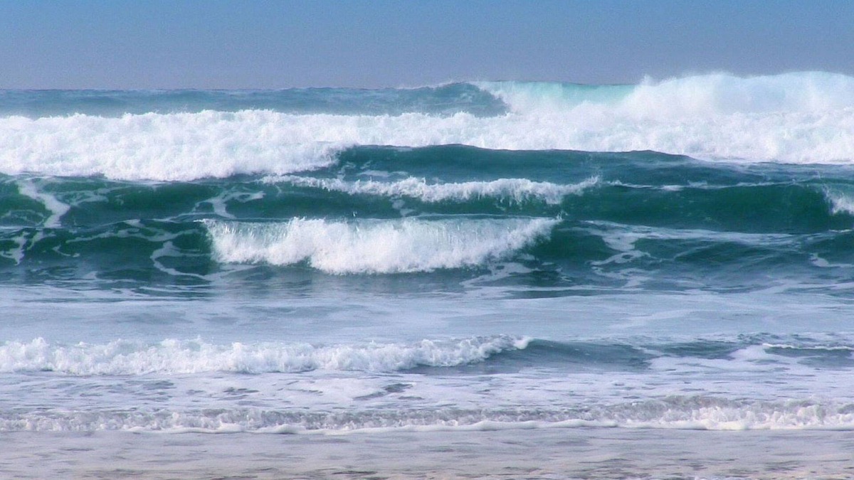 Ocean Beach Apartment | Affordable Ocean Beach, Fire Island Studio Sleeps 2 max, WiFi, 31" Smart ROKU TV