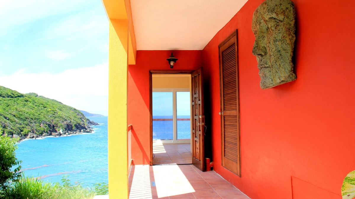 Estate Tabor and Harmony Apartment | Affordable, oceanfront and walk to private beach gem