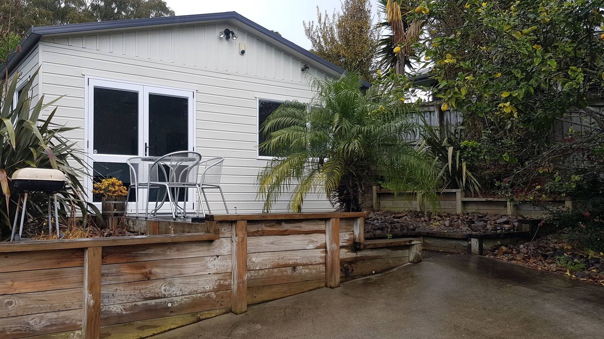 Whangarei Ski Chalet | Affordable, spacious, bright, warm, unit in central whangarei