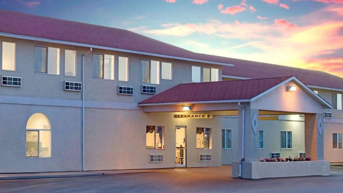 Vernal House | Affordable Studio at Horizon Hotel