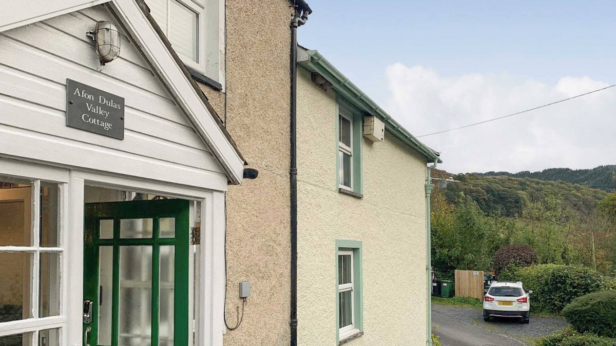 Machynlleth Cottage | Afon Dulas Valley Cottage