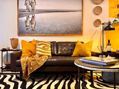 Surry Hills Apartment | African Inspired Oasis Surry Hills Walk To Sydney
