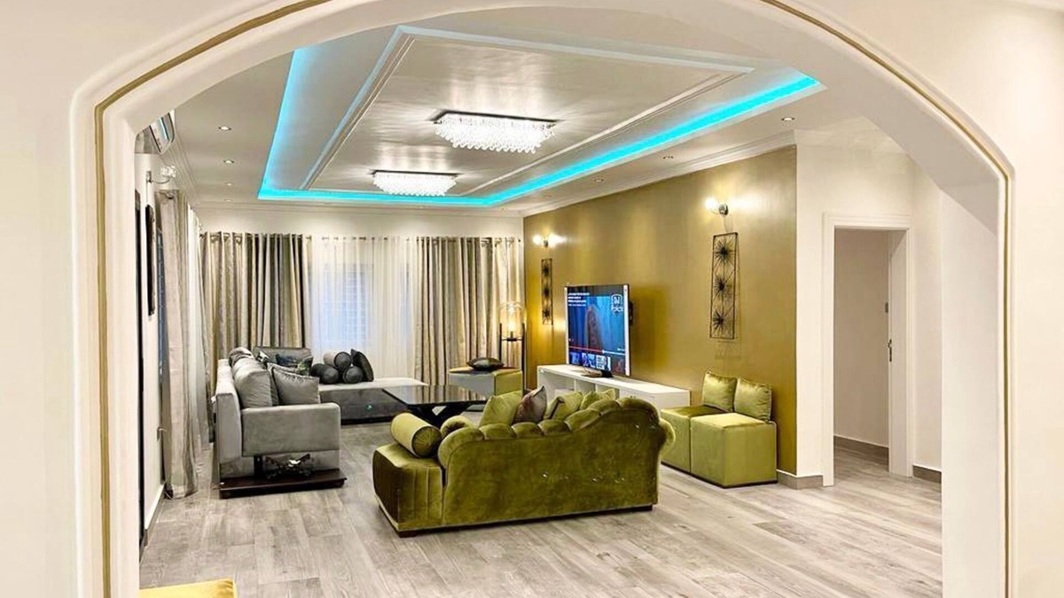 Freetown Apartment | After 5 Apartment 3, 2 spacious en-suite bedrooms