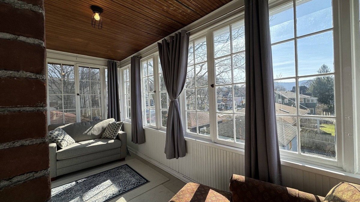 Oneonta Apartment | After the Game 2 - 2nd floor apt near ASV