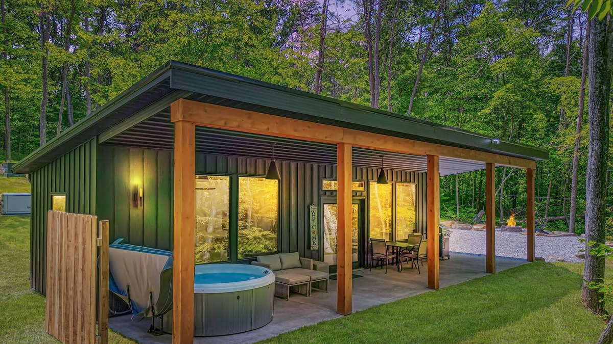 Logan Cabin | Afternoon Delight at Trickle Creek at Hocking Hills