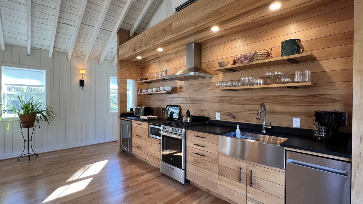 Afton House | Aftonshire Cottage, In the Heart of Virginia's Wine Region!