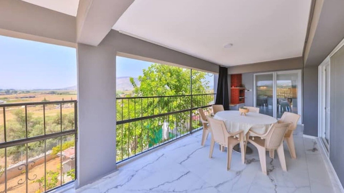 Milas Villa | Agach Aparts (Maltese Plum)