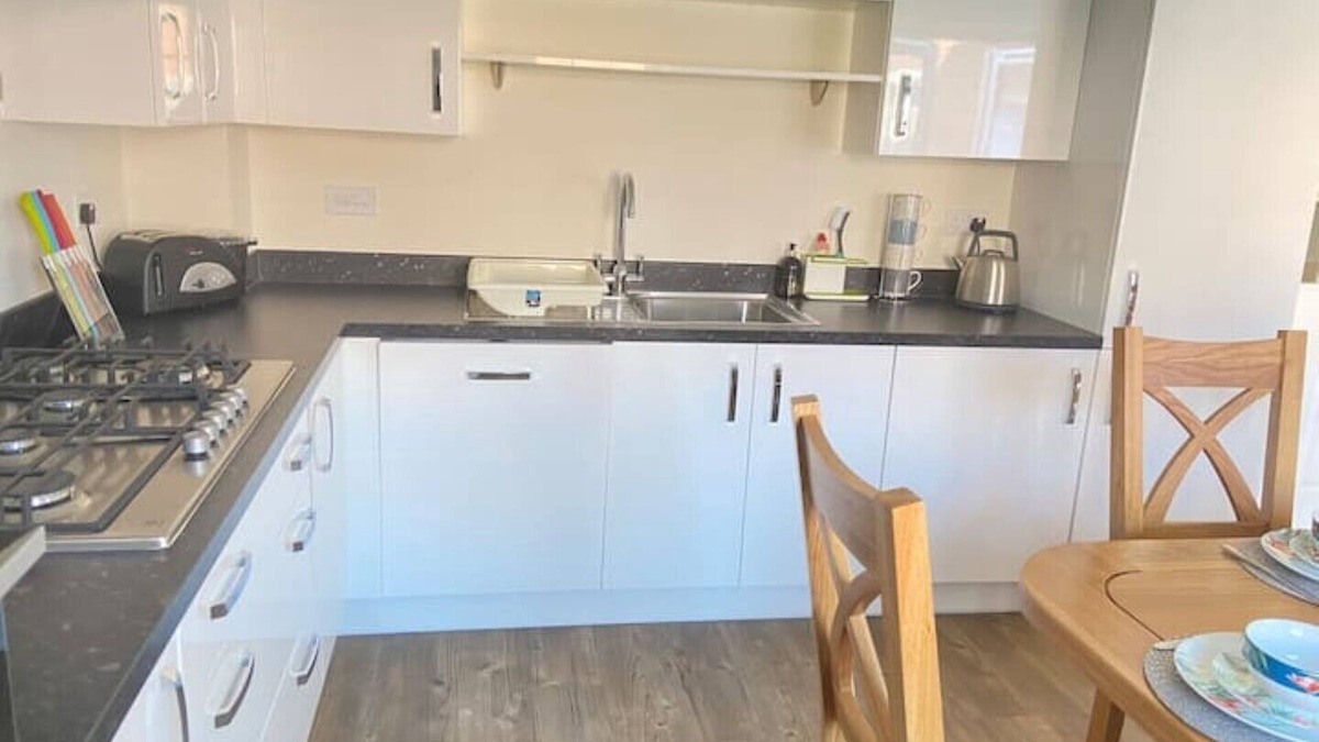 Newport Pagnell House | Agase Way - Stylish 4 Bed Home