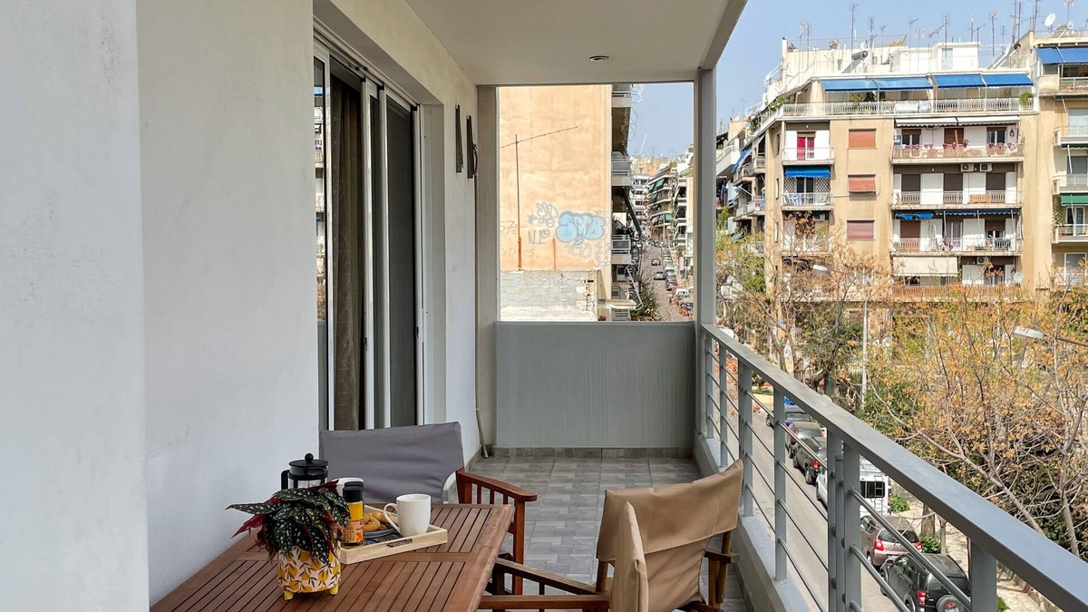 Ampelokipoi Apartment | Ageliki's Athens Centre 2BDRM & Parking