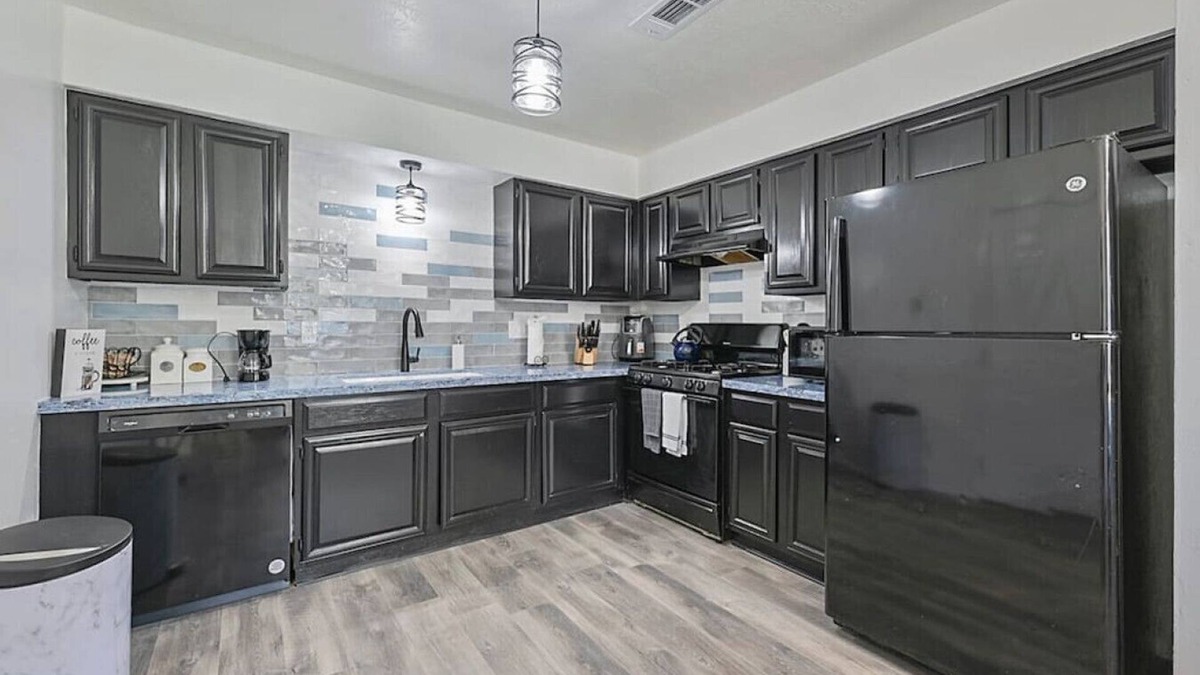 Southwood Valley House | Aggie House ~ The Perfect convenient family getaway!