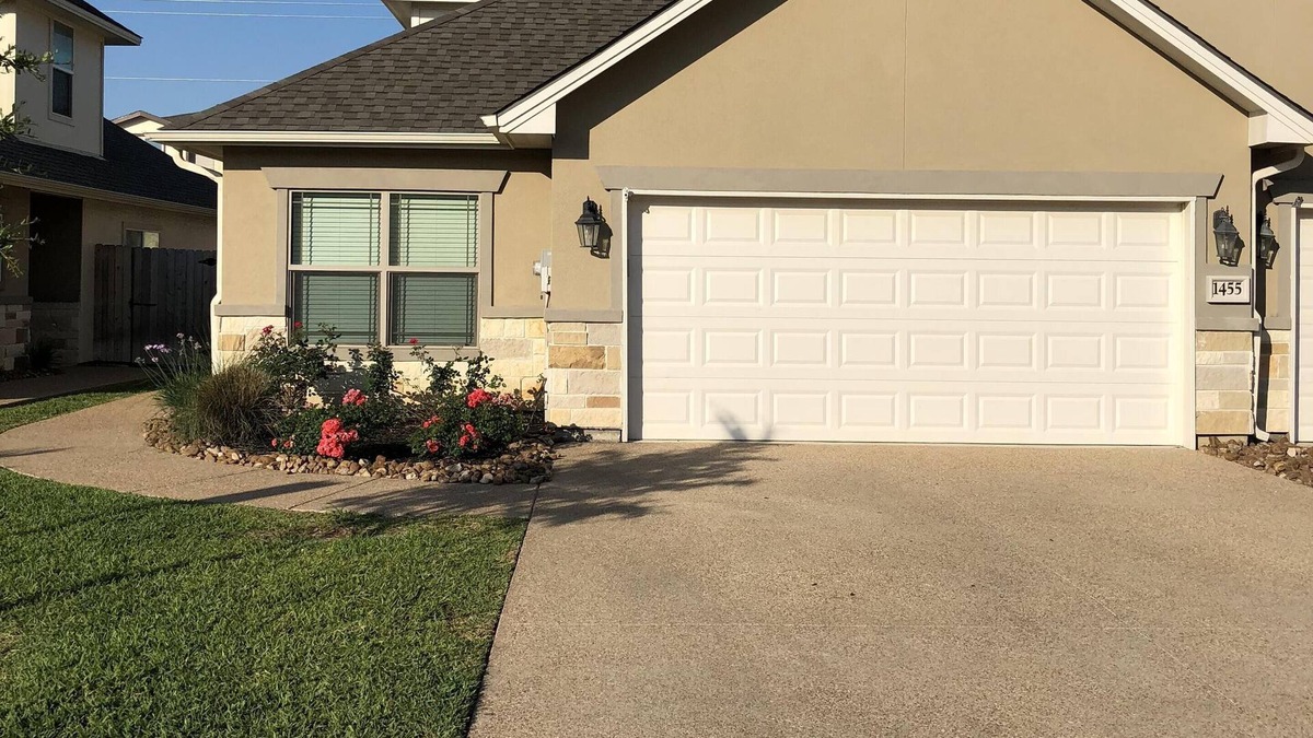 College Station House | Aggie Owned Luxury Townhouse for Gameday & Events! Whoop!