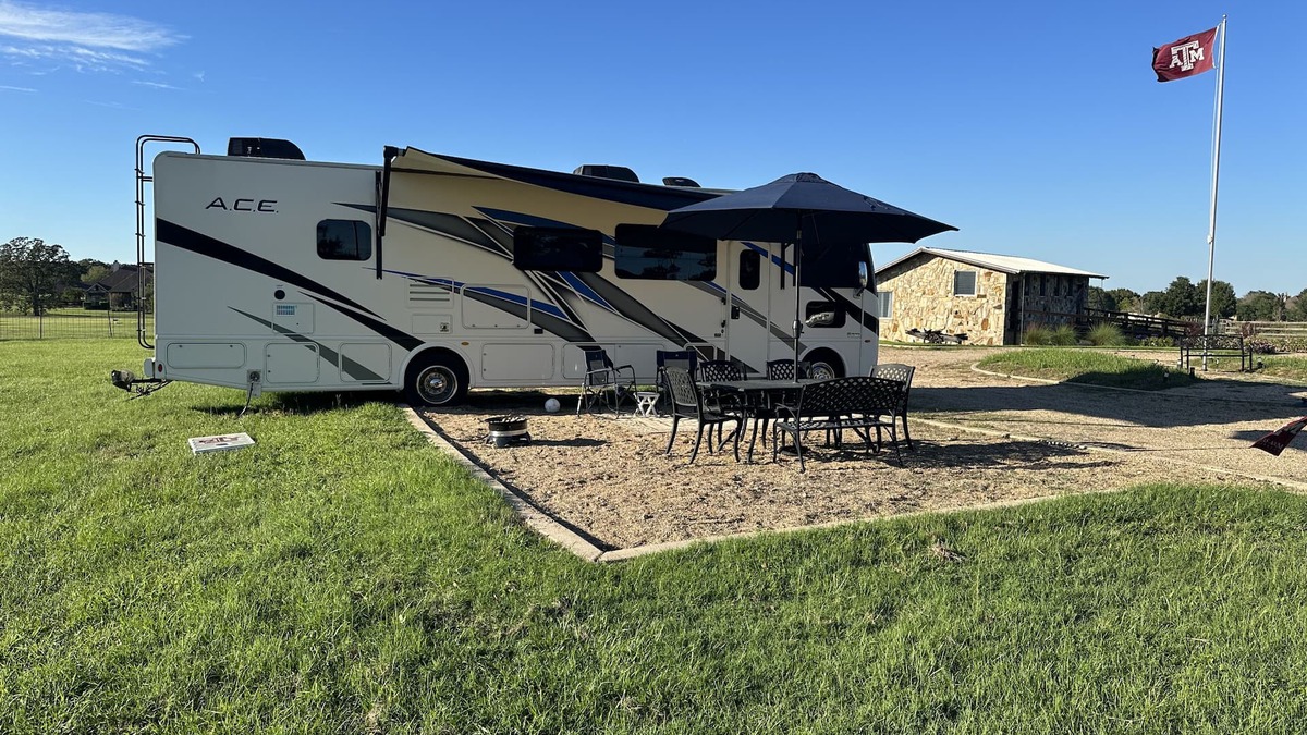 Wellborn House | Aggieland Glamping! Cozy RV with modern comforts. Only minutes from campus.