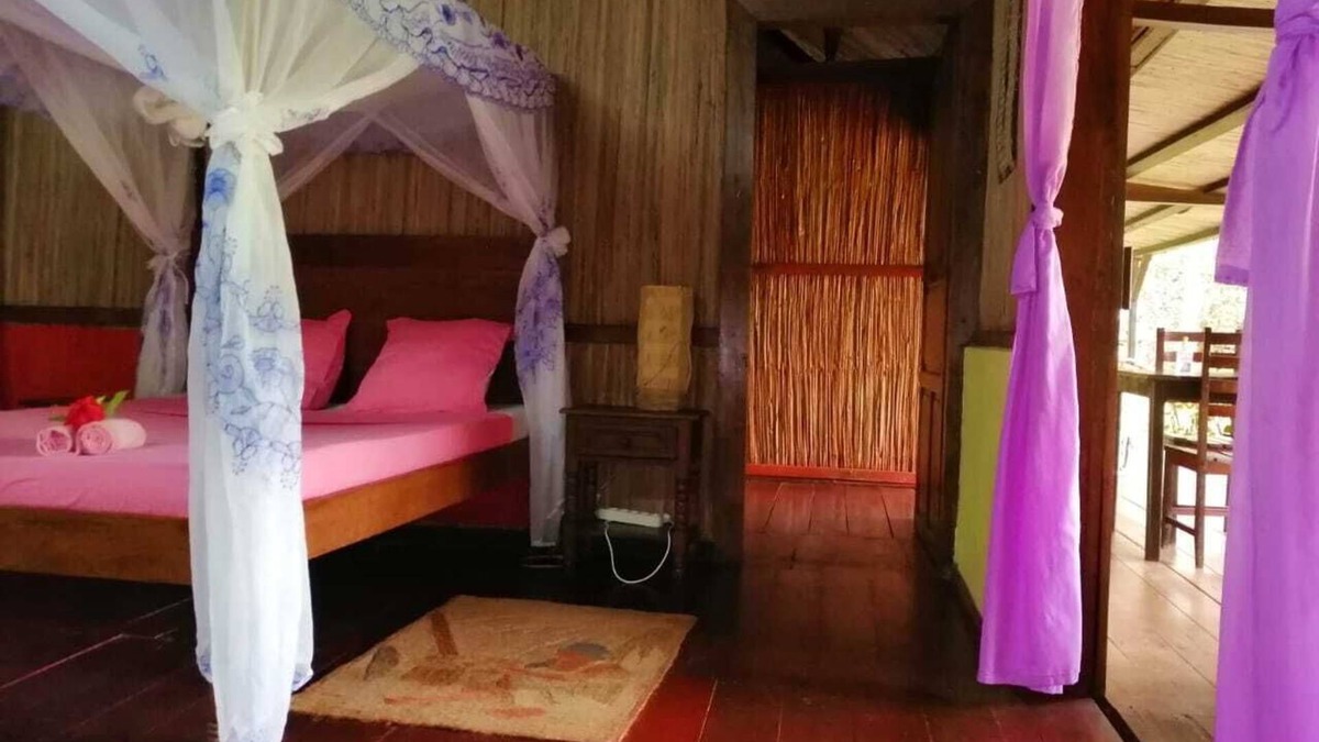 Nosy Boraha Bed & Breakfast | Ago's orchid bed and breakfast
