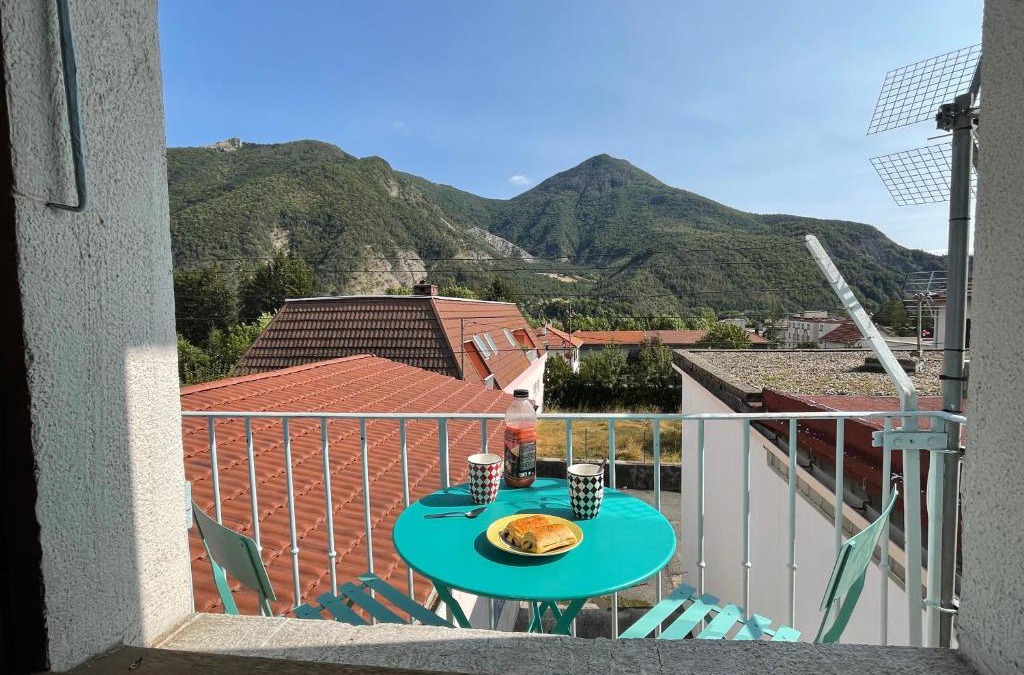 Veynes Apartment | Agréable appartement typiquement Haut-Alpin