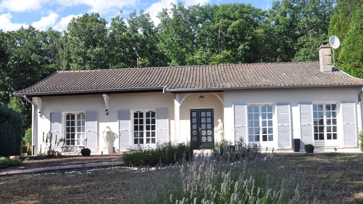 La Guiche House | Agréable Maison "Bruyère et Charmes de Bourgogne" (proche Cluny, Taizé)