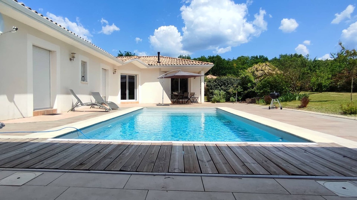 Trelissac House | Agréable Villa Avec Piscine à la Lisière de la Forêt