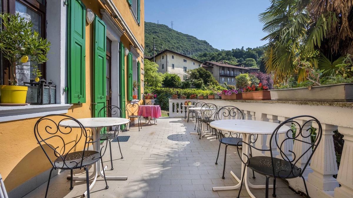 Canale di Tenno Apartment | Agritur Tenno Appartamentino with Mountain View & Balcony