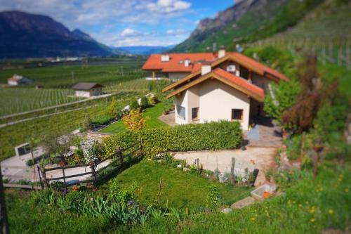 Salorno Apartment | Agritur Zuveith