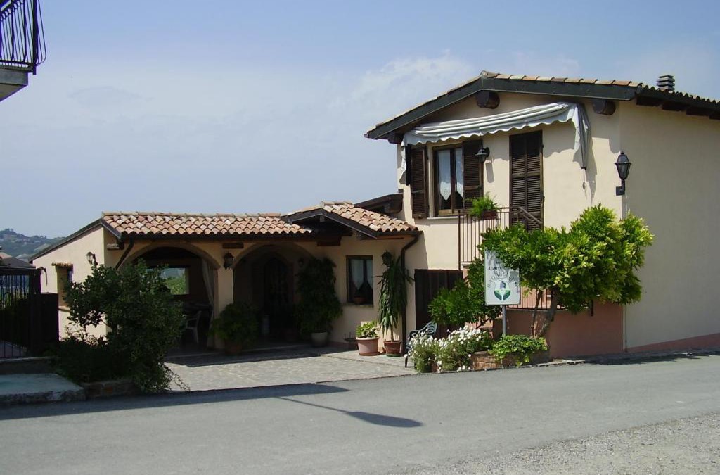 Montecalvo Versiggia House | Agriturismo Bagarellum