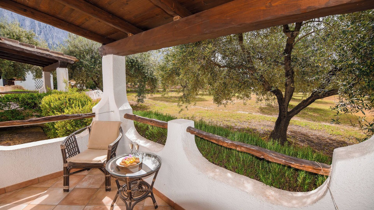 Oliena Hotel | Agriturismo Guthiddai