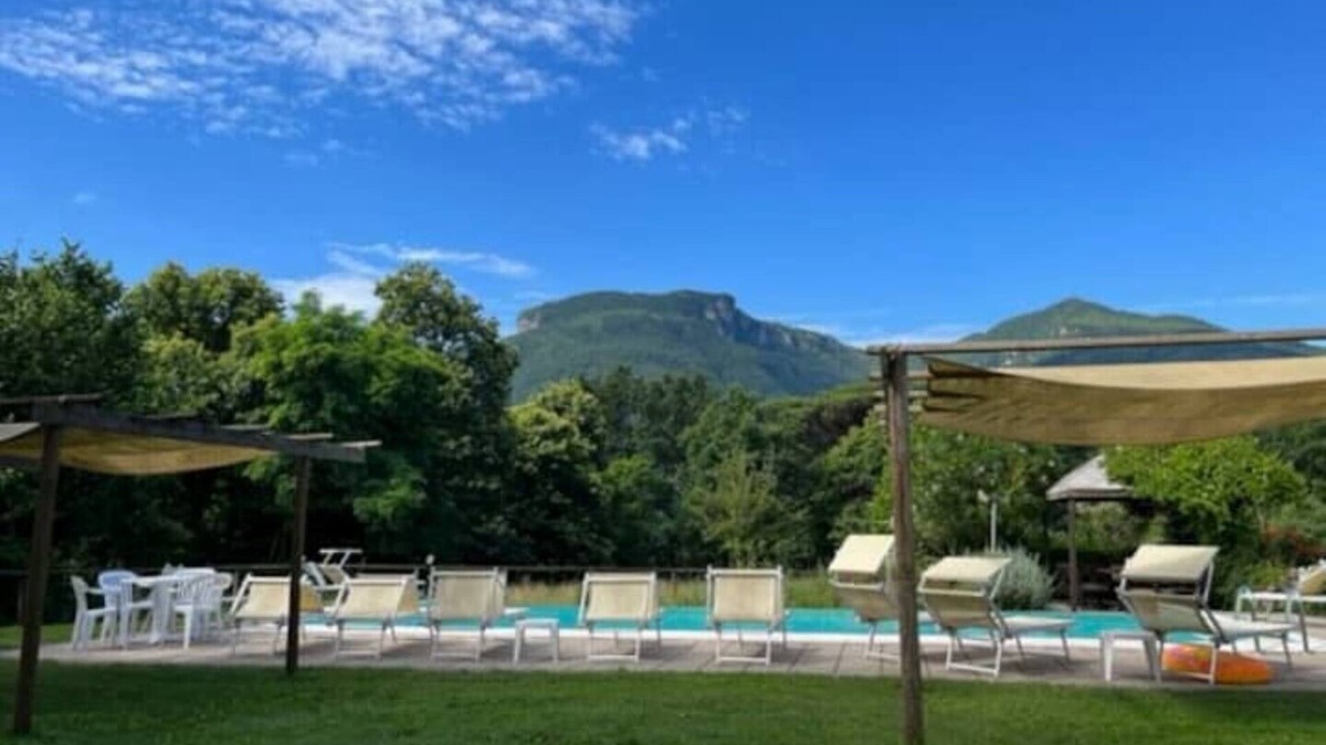 Mologno Other | Agriturismo in Fattoria: Intera Struttura