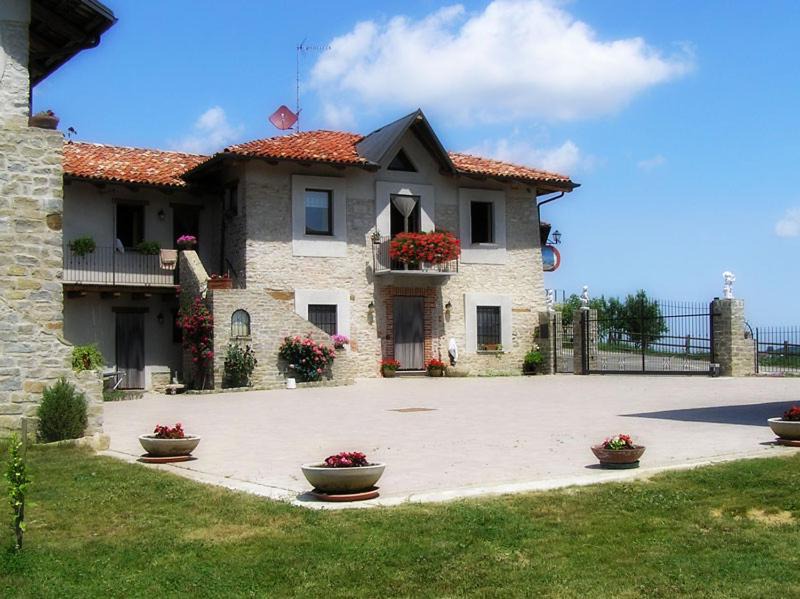 Bossolasco House | Agriturismo La Cascina