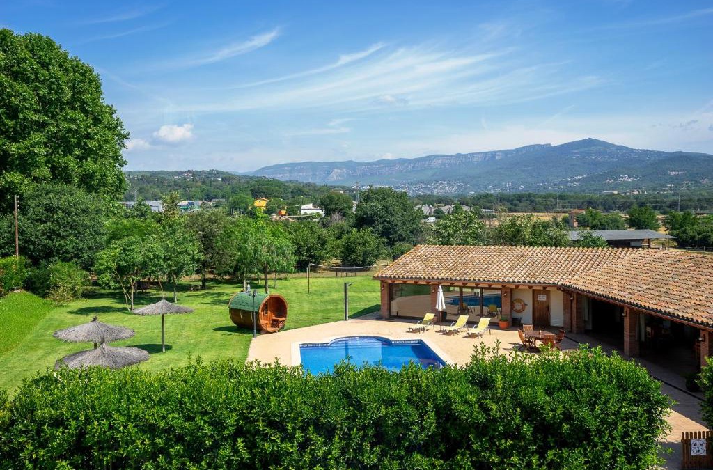 Santa Eulalia de Roncana Apartment | Agroturisme Can Burguès