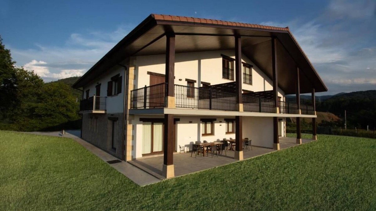 Urnieta House | Agroturismo Basitegi