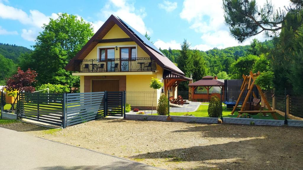 Baligrod House | Agroturystyka Wilkowyja