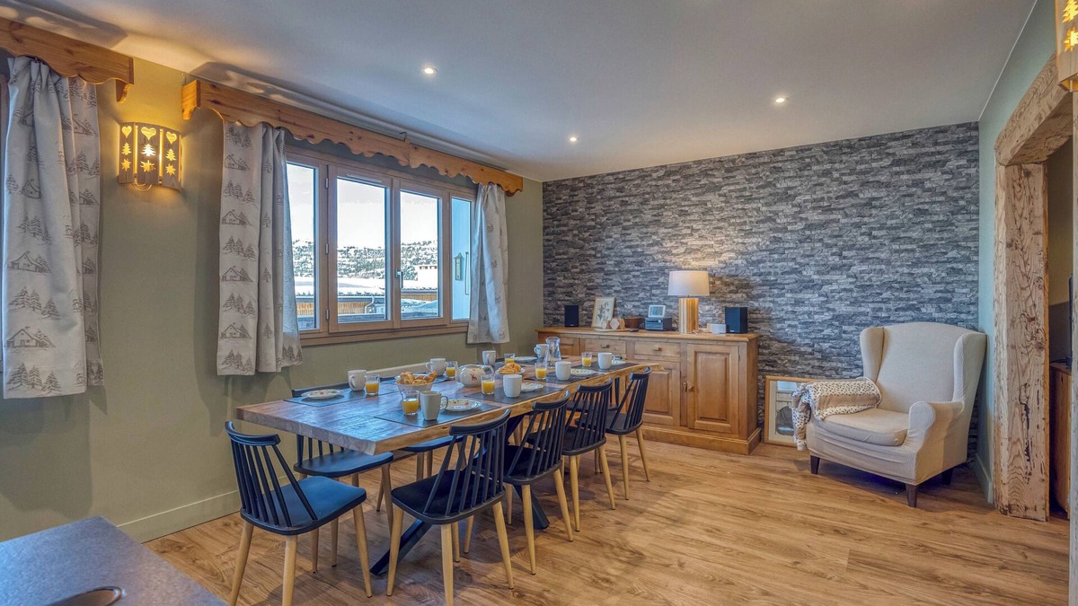 Saint-Nazaire-les-Eymes Ski Chalet | #AH16 | Les Quirlies | Sublime family cottage