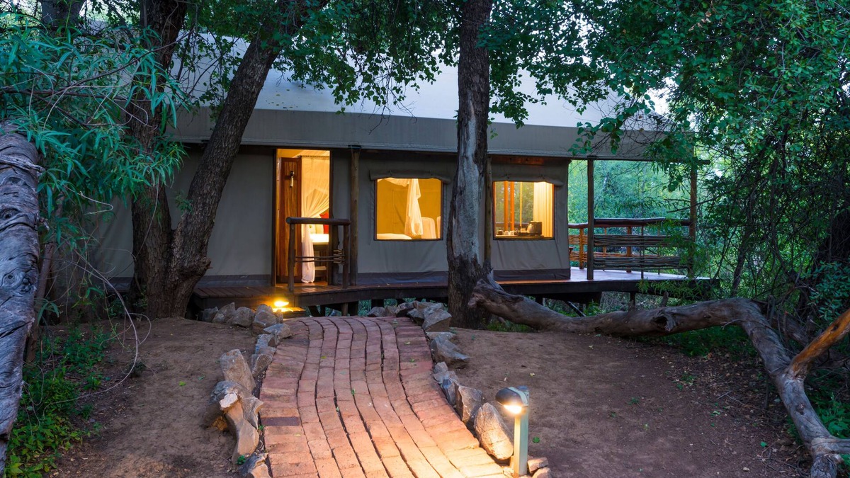 Madikwe Game Reserve Cabin | aha Thakadu River Camp
