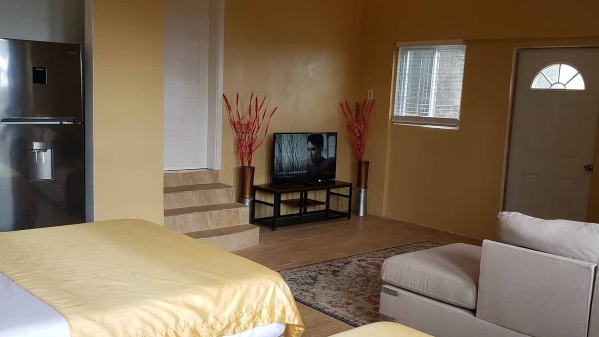 Boston Bay Apartment | Ahh! (Ocean View Studio with Private Bath)