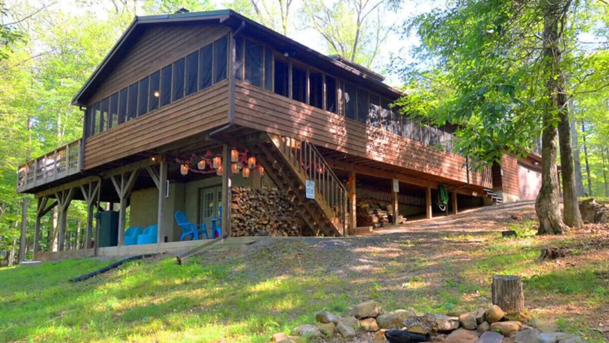 Great Cacapon Cabin | Ahh.Riverwood - Stunning River View Log Cabin + 21 ac & EV CHR