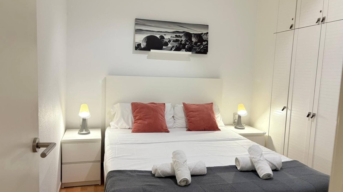 Sant Joan Despi Condo | Ahllenrock: Like a hotel, but only for you!