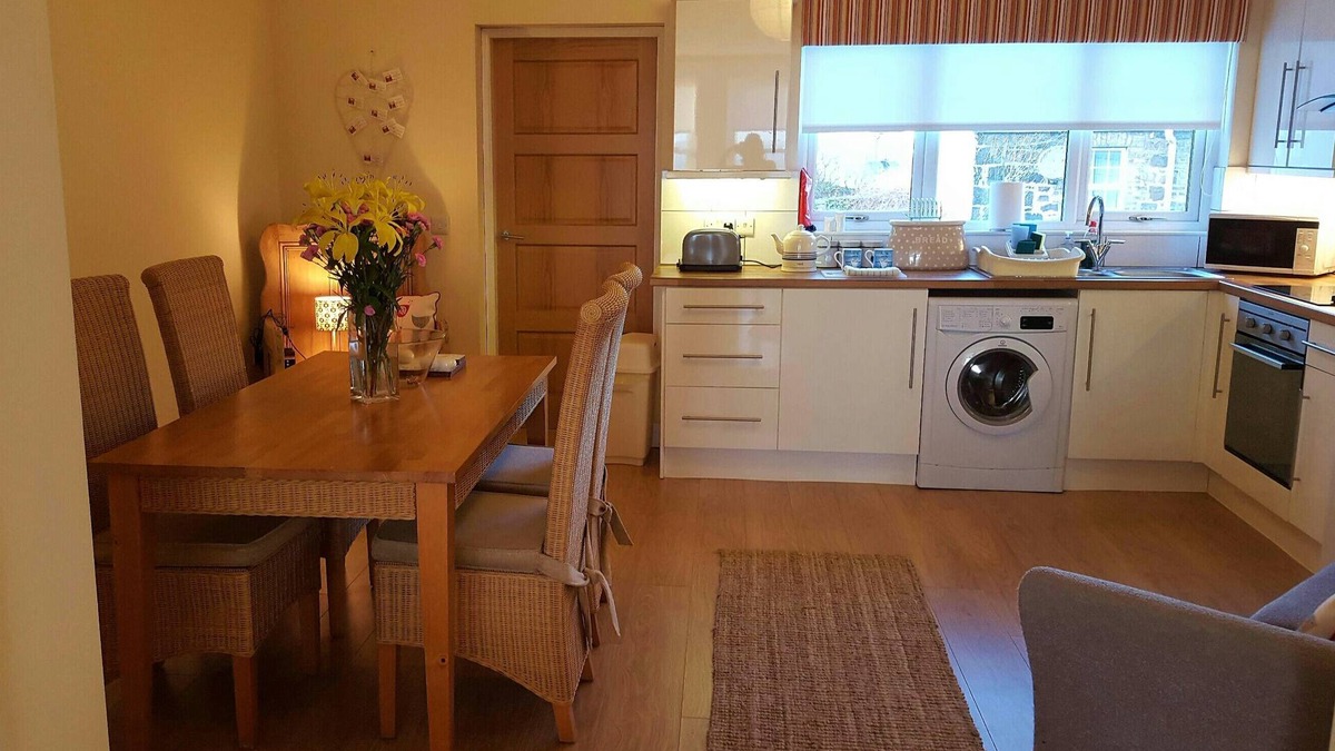 Carrickfergus Apartment | Ahoy3 apartment Carrickfergus (Front-line Sea-views!)