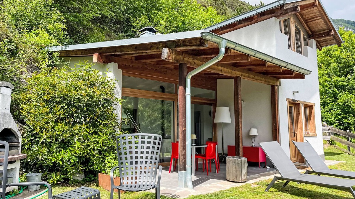 Mezzolago House | Ai Grecc by Interhome