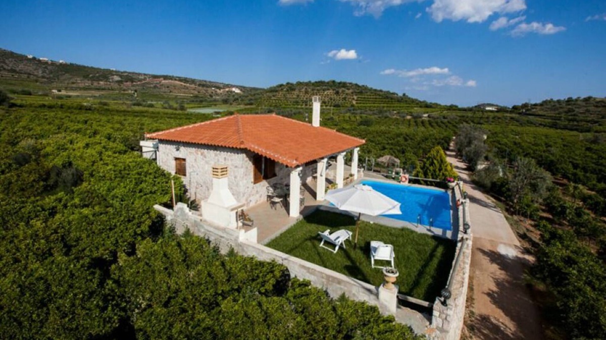 Drepano House | Aigli Private Villa for 4 persons | Pool & Outdoor Jacuzzi 5 mins from Nafplio