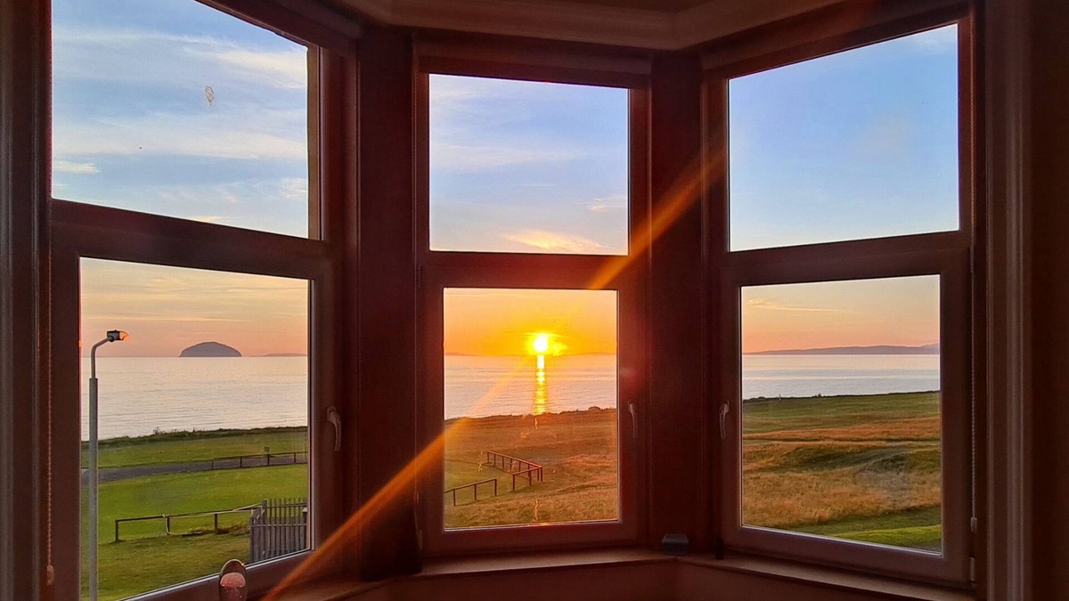 Girvan Cottage | Ailsa View