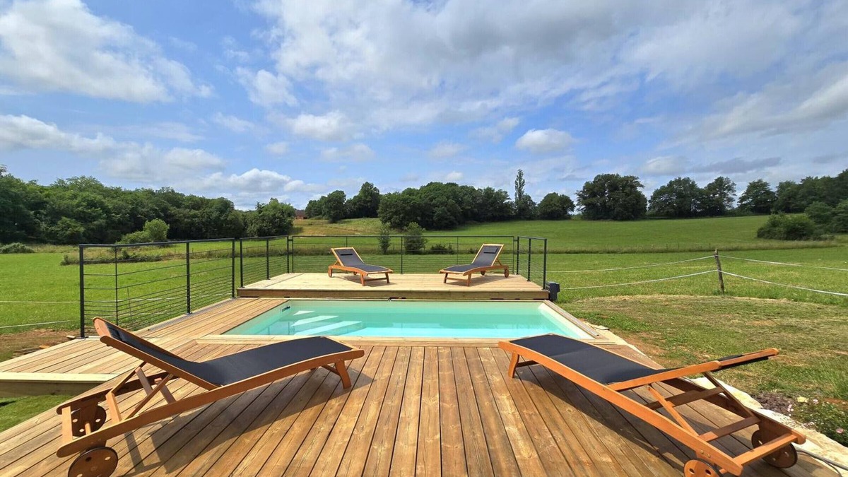 Coteaux Perigourdins Cottage | Air-conditioned house with private pool, wifi and parking, pets welcome