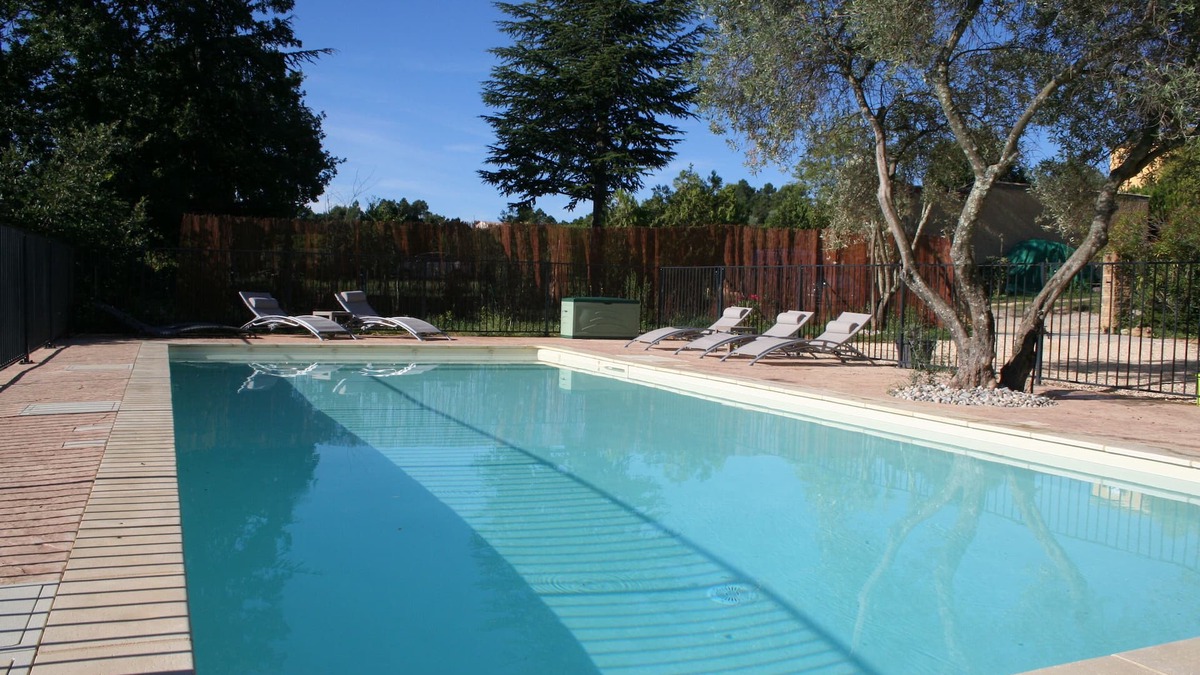 Saint-Julien-de-Peyrolas Villa | Air-conditioned villa for 9 people (+2 babies) with private heated pool 11X5m